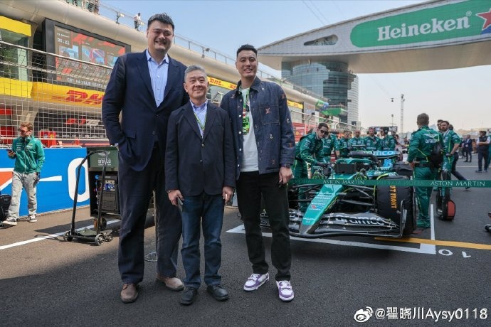 聯(lián)動F1！翟曉川曬與姚明、阿隆索、范志毅、周冠宇等的合照