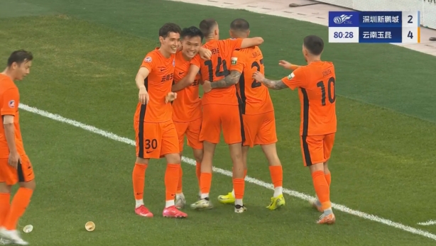 玉昆4-2領(lǐng)先新鵬城！杜加利奇冒頂，徐宏杰得球抽射破門(mén)