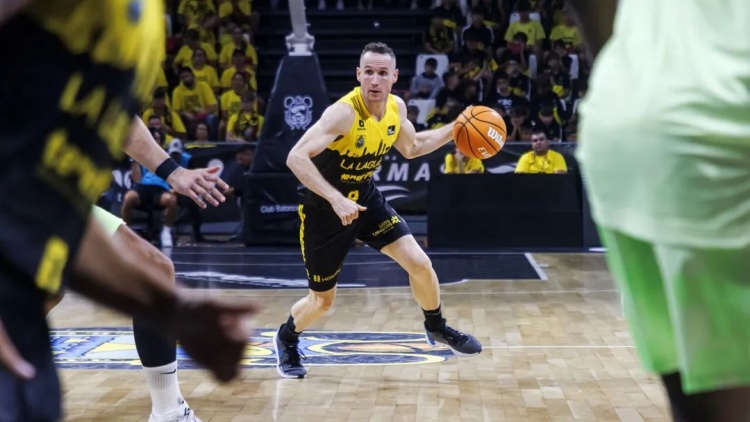 NBA初代老六，42歲進(jìn)入生涯巔峰？！