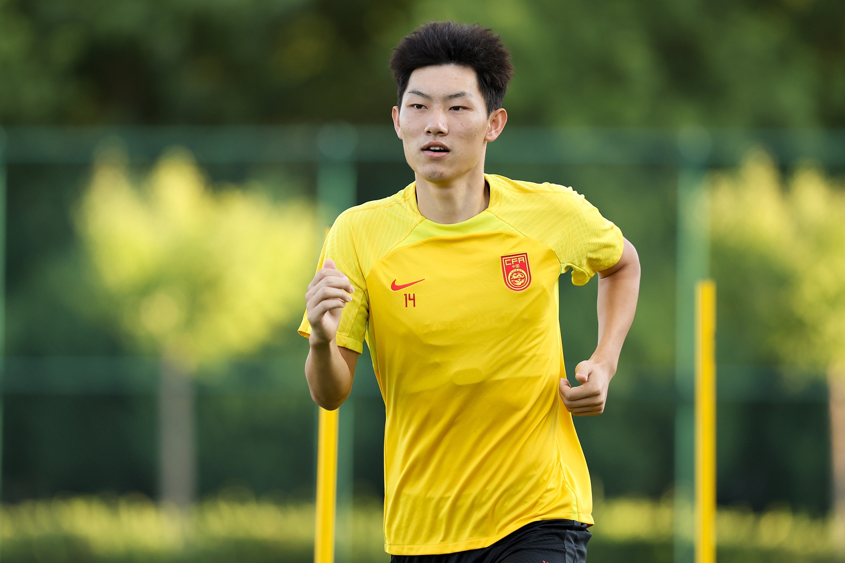 魯媒：泰山隊抵達梅州五外援齊整，四名國腳可出戰(zhàn)史松宸隨隊