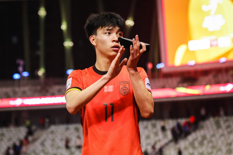 期待首秀！18歲王鈺棟入選中澳戰(zhàn)名單&穿11號(hào)，首進(jìn)國足正賽名單